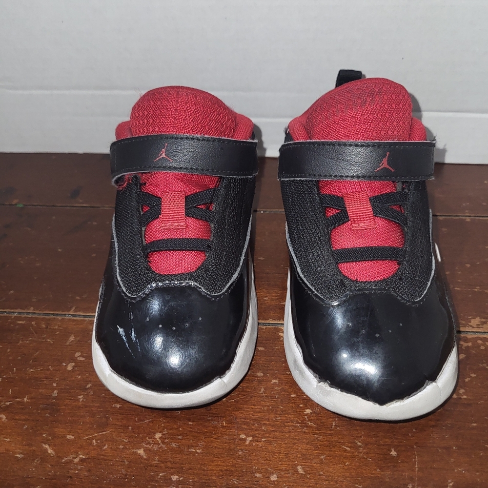 Jordan Shoes Toddler Size 9C Black Red White Strap Patent FQ8296-006 Sneakers